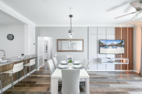 Vista Cay Lakeview Chic Next to Pool Near all theme Parks walk to the convention center